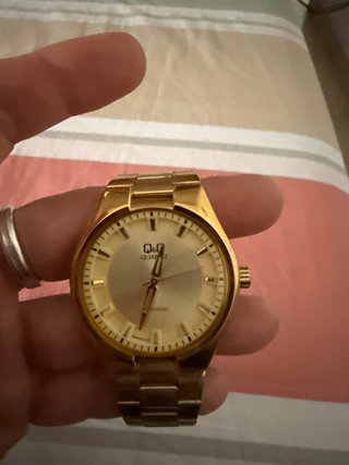 Reloj Q&Q Dorado