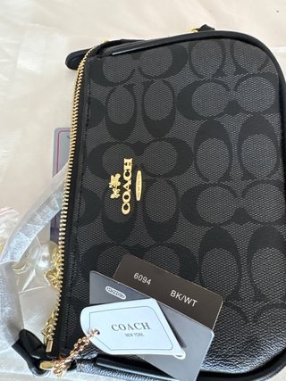 Bolso Coach Negro con Cadena Dorada