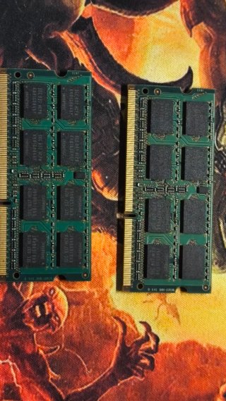 2x Samsung 2GB DDR3 1066MHz SO-DIMM