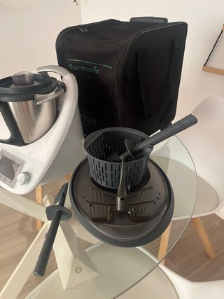 Thermomix TM5 con accesorios