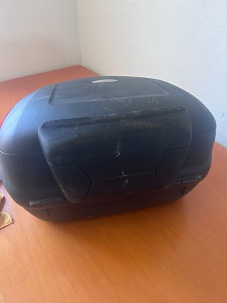 Maleta Baúl Moto Givi Negra y Roja