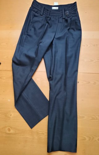 Traje de chaqueta gris azulado
