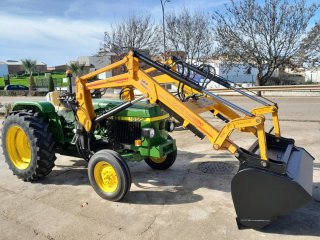 John Deere 1850F con pala