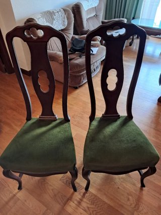 Mesa de comedor y 6 sillas de madera