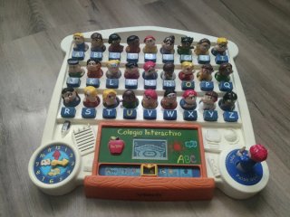 Juego infantil abecedario con figuras