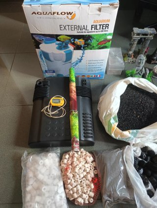 Acuario 100L con filtro externo y accesorios