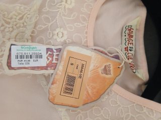 Vestido rosa de encaje