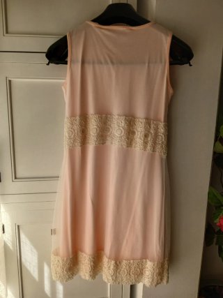 Vestido rosa de encaje