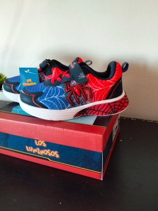 Zapatillas Spiderman con luces Talla 28