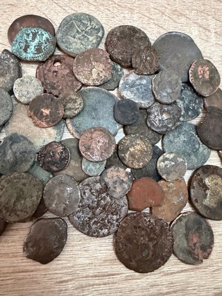 Lotto di antiche monete romane