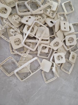 Interruptores y Marcos Eléctricos variados