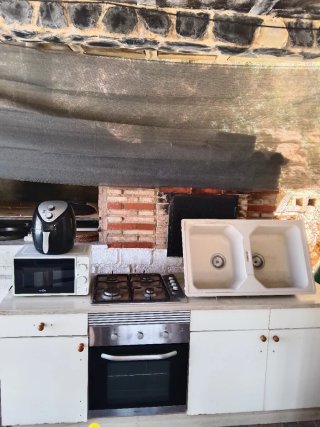Cocina completa con horno y microondas