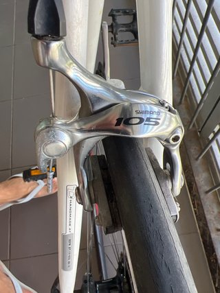 Bicicleta de carretera blanca