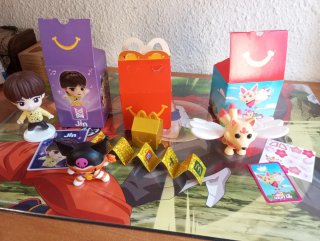 Juguetes McDonald's + Furby Pequeño (regalo)