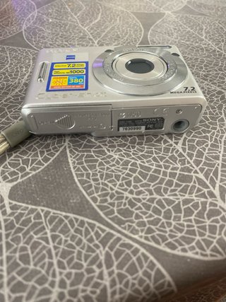 Cámara Sony Cyber-shot 7.2 MP Plata coleccionismo