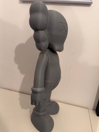Figura Kaws 42cm