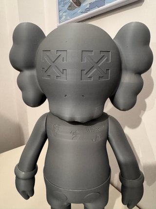 Figura Kaws 42cm