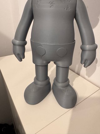 Figura Kaws 42cm