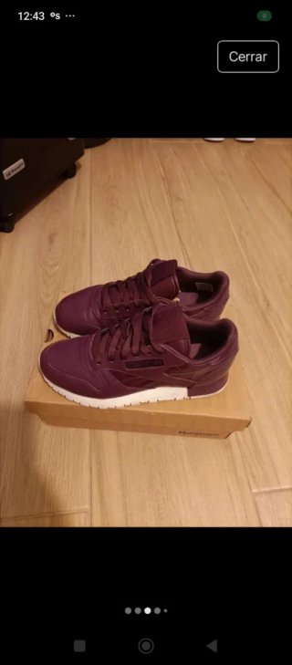 Zapatillas deportivas Reebok moradas y blancas