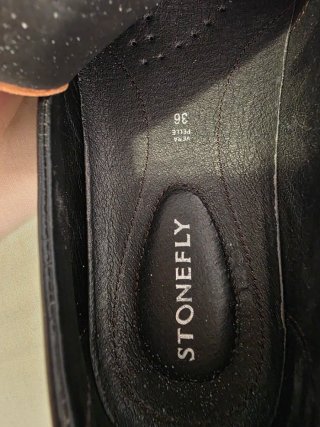 Zapatos de piel negros Stonefly talla 36