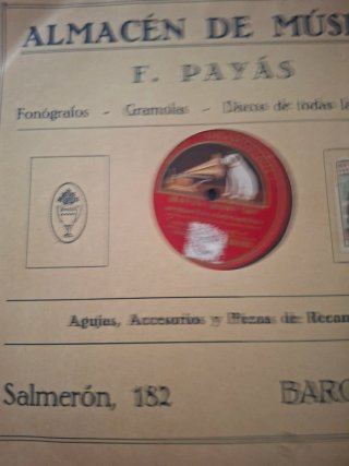 Gramófono Decca Antiguo con discos de época. Museo