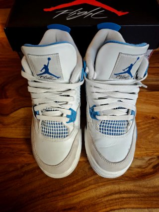 Air Jordan 4 Retro Military Blue