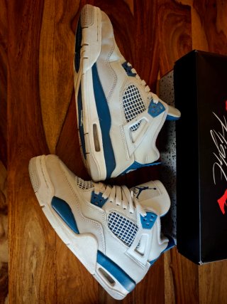 Air Jordan 4 Retro Military Blue