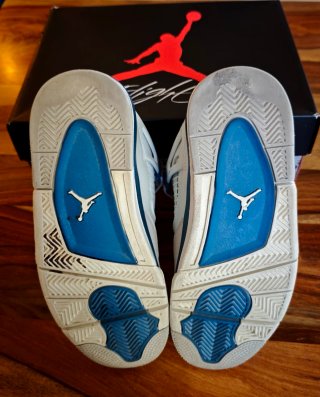 Air Jordan 4 Retro Military Blue