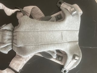 Mochila Porta Bebé Babybjorn Gris
