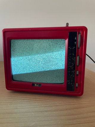 Televisor Emerson Vintage Rojo + Radio AM/FM