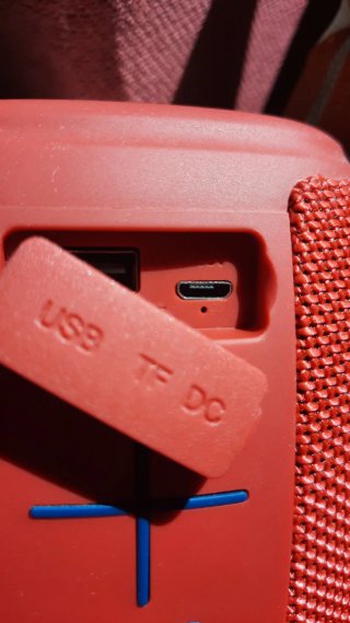 Altavoz Bluetooth KTS-1458 Rojo