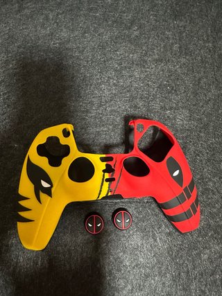 Funda mando PS5 Deadpool & Wolverine