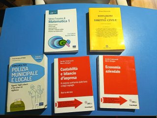 Lotto libri universitari e concorsuali