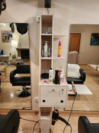 Mobiliario de peluquería completo