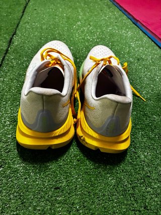 Zapatillas Hoka Mach 6 Blancas/Amarillas