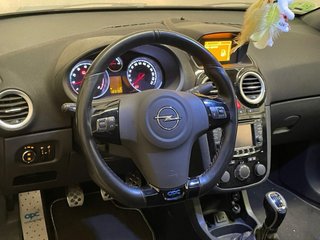 Opel Corsa OPC Nürburgring 1.6 Turbo 210CV