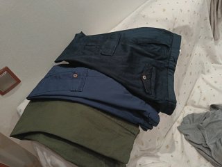 Pantalones casuales azul y verde