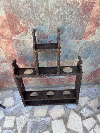 Estantería de madera para cerámica