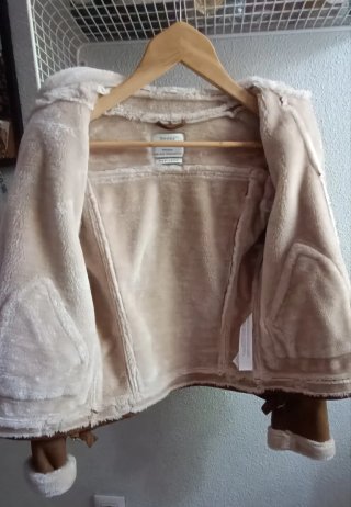Cazadora Bershka efecto ante forrada