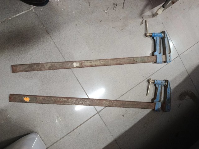 Sargentos de hierro grandes para obras