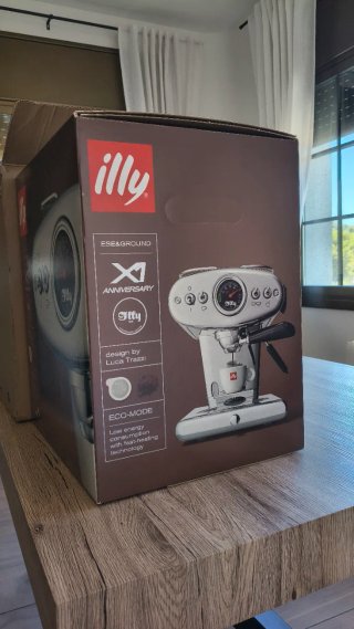 Cafetera Illy X1 Anniversary Roja -Nueva SIN ABRIR