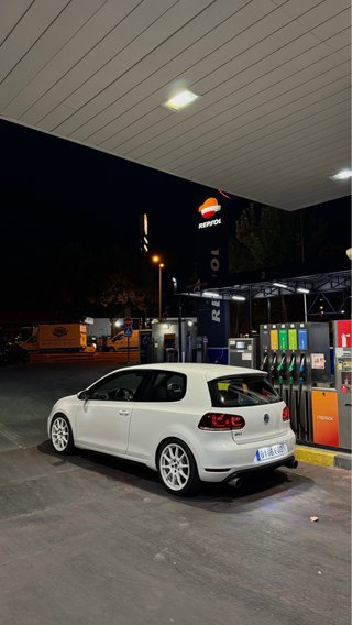 Volkswagen Golf GTI 6