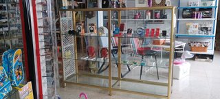 Mobiliario Tienda: Vitrinas y Mostradores