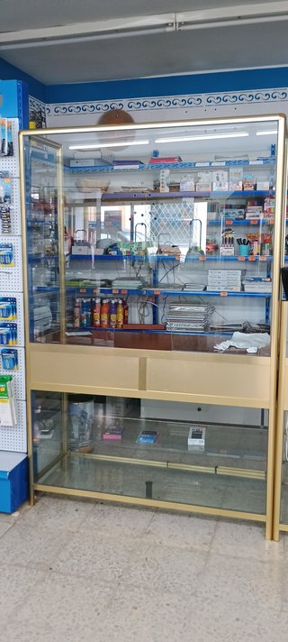 Mobiliario Tienda: Vitrinas y Mostradores