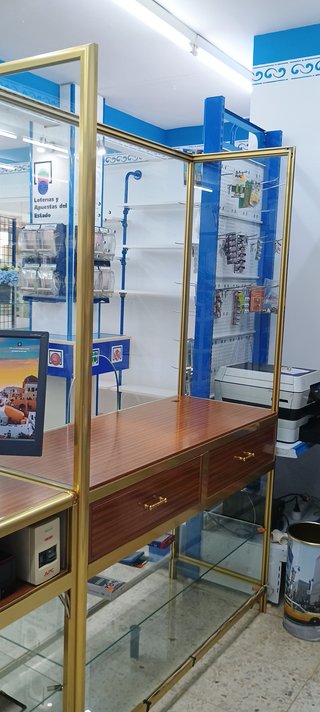 Mobiliario Tienda: Vitrinas y Mostradores