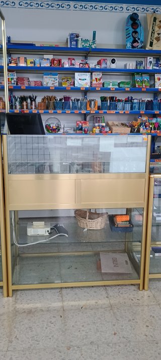 Mobiliario Tienda: Vitrinas y Mostradores