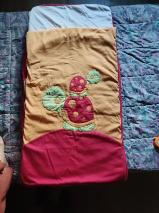 Colchón y saco para cuna con mariposas