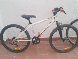 Bicicletas montaña B'TWIN 50€ cada una .