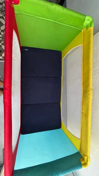 Cuna de viaje con colchón