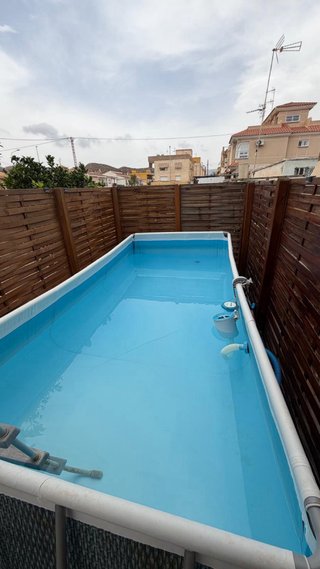 Piscina con depuradora de arena